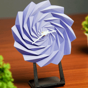 “Twist Bloom” Desk Clock